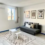 Du Bourg Apartment *